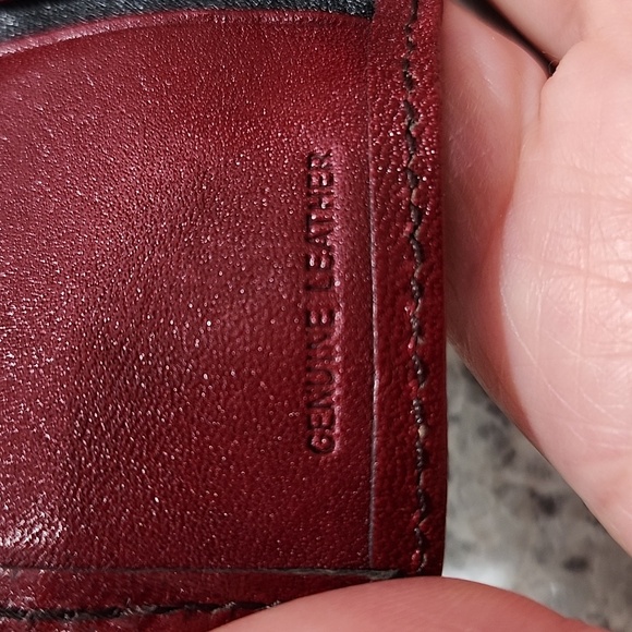 Yves Saint Laurent Leather Key Holder w/Free YSL Makeup Bag - Picture 11 of 14